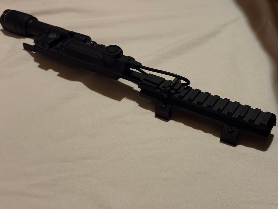 MP5 マウントレール ライト付き