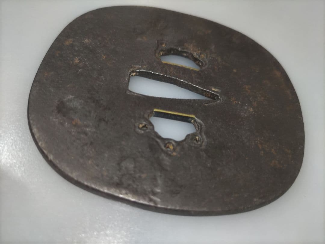 鉄鍔　山吉兵のがえろめ鍔