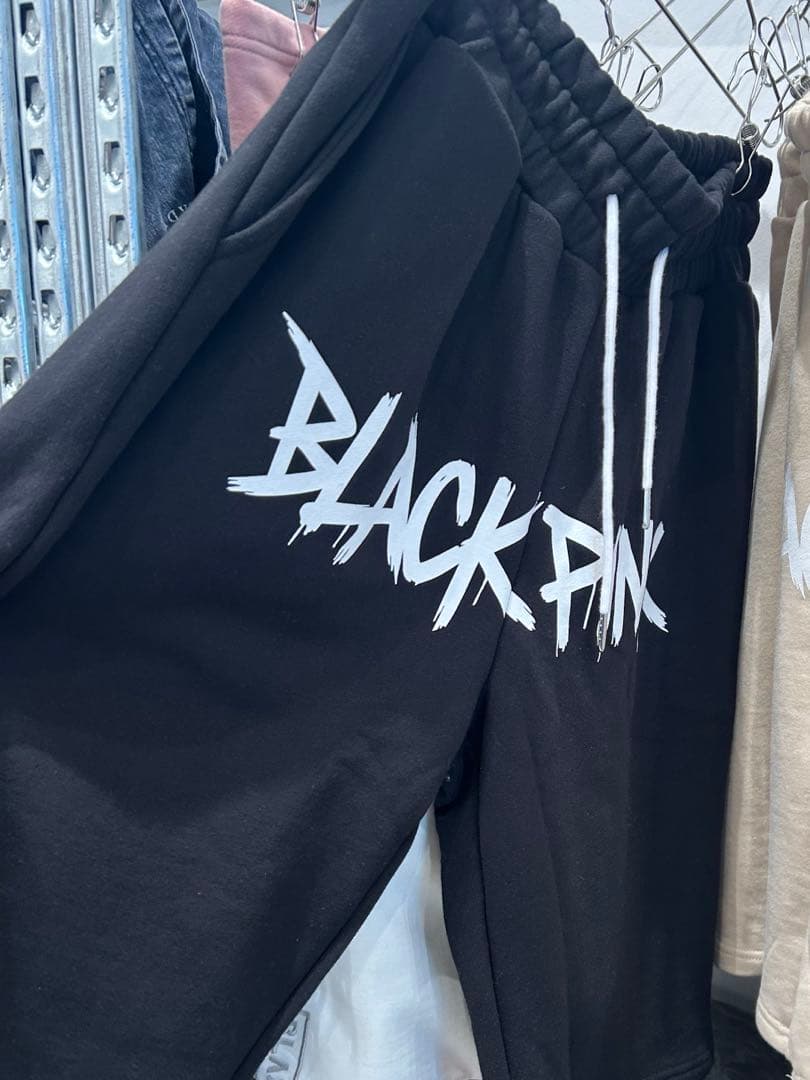 新品　ブラックピンク　ハーフパンツ　STREET LOGO BLACK M