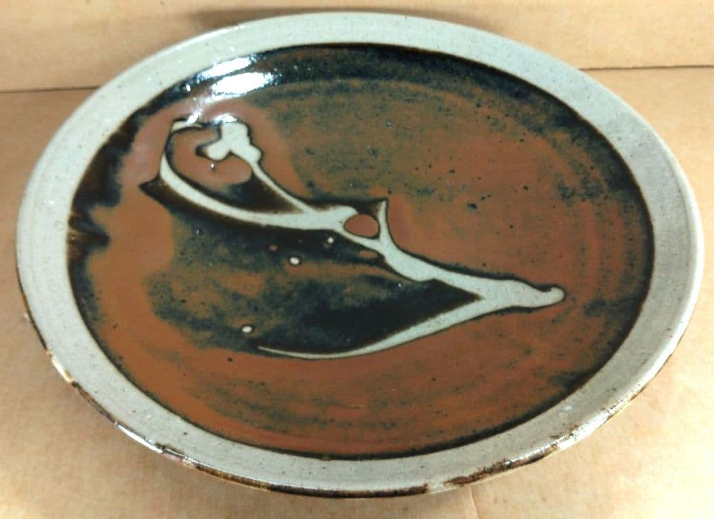 極美品 濱田庄司(浜田庄司) 鐵釉抜絵皿 共箱【本物保証】益子焼 人間国宝 民藝