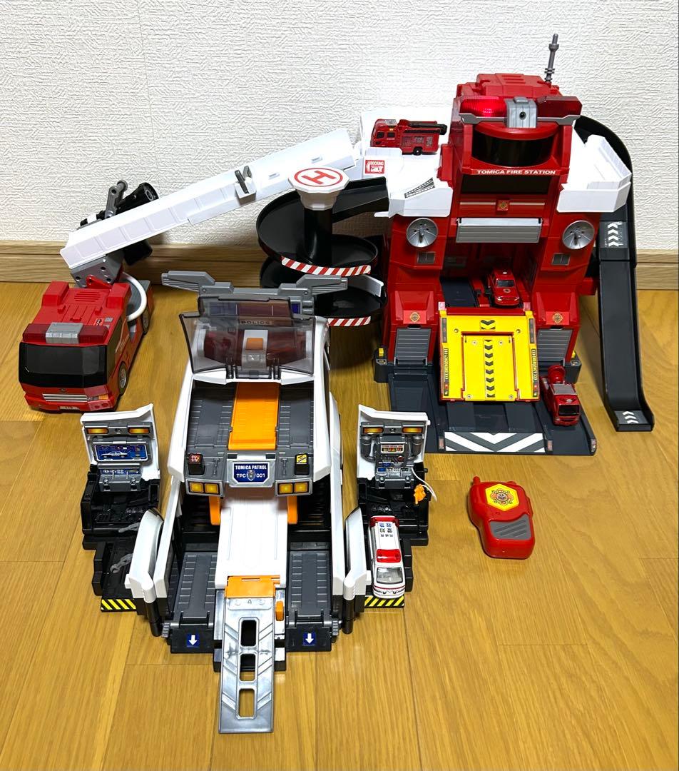4点フルセット　ファイヤーステーション　ファイヤーエンジン　デカパト　緊急車両