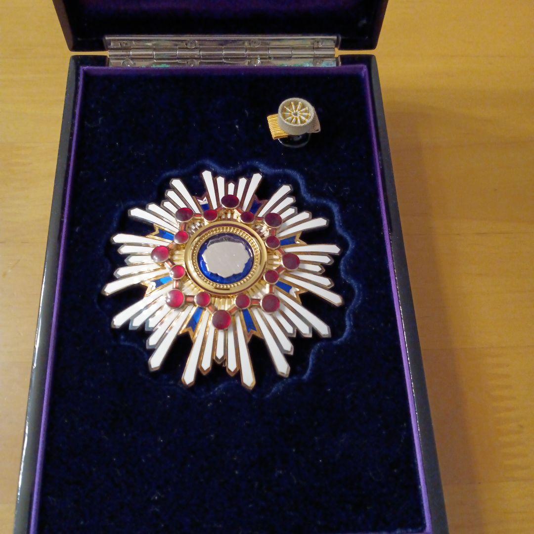 【レア 美品】勲二等瑞宝章 明治勲章 平成初期タイプ 純銀製 徽章 勲章