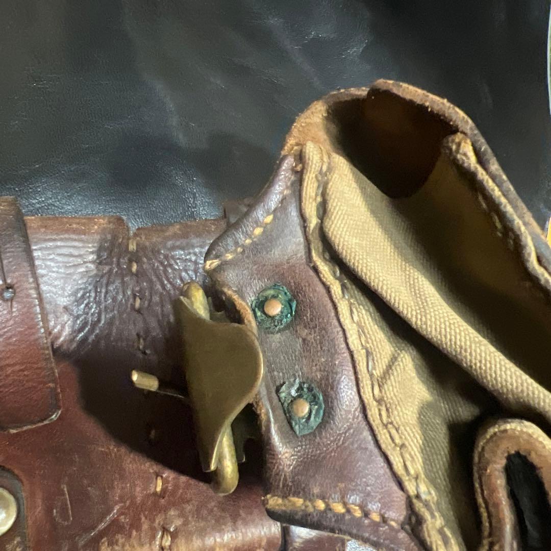 スウェーデン軍　5連　レザー　バンダリア　カオスポーチ