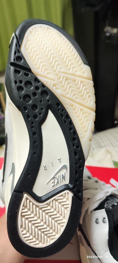 ナイキエアフライトライトMID