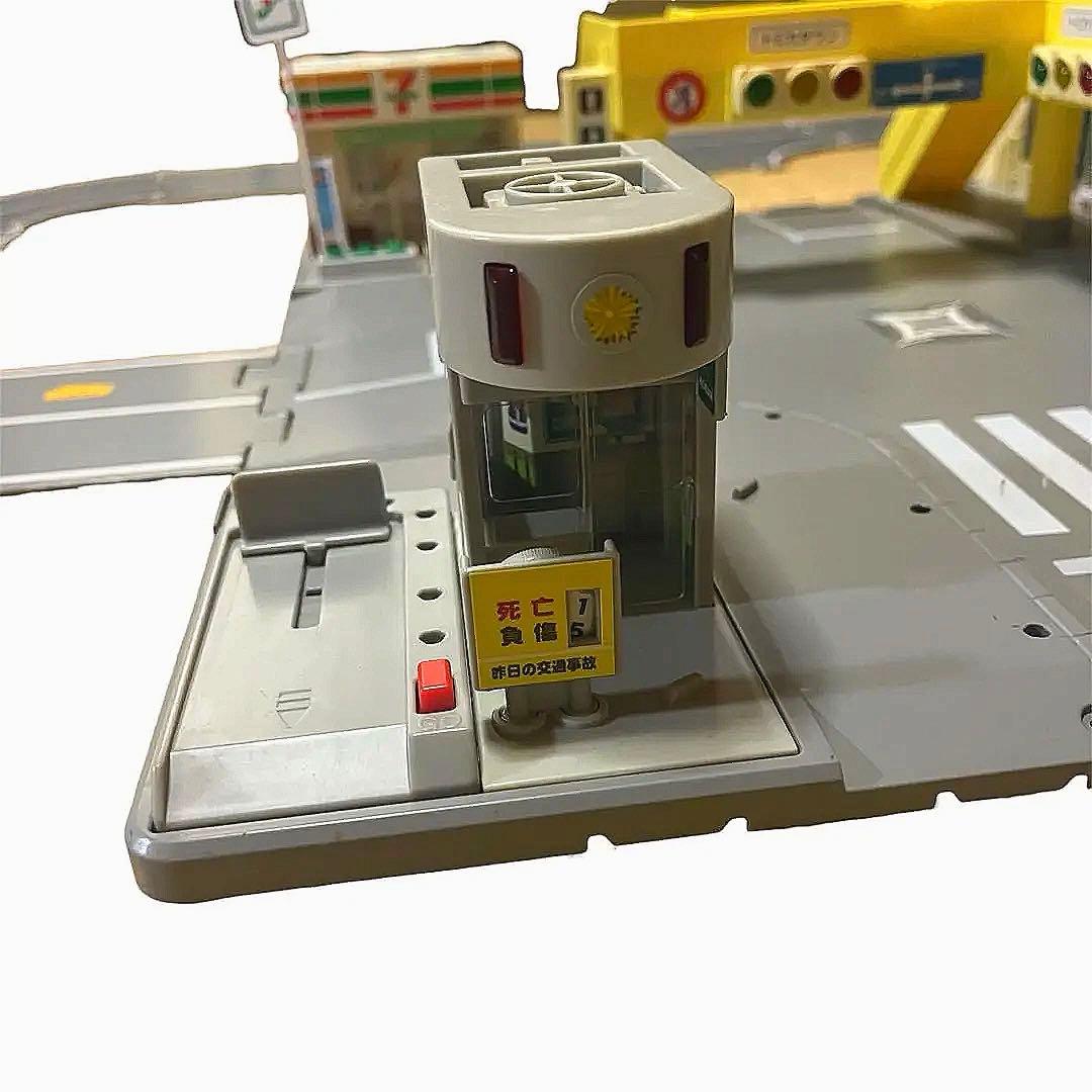 トミカタウン ぼくの街のサウンド交差点DX 付属品　お店　プラキッズ