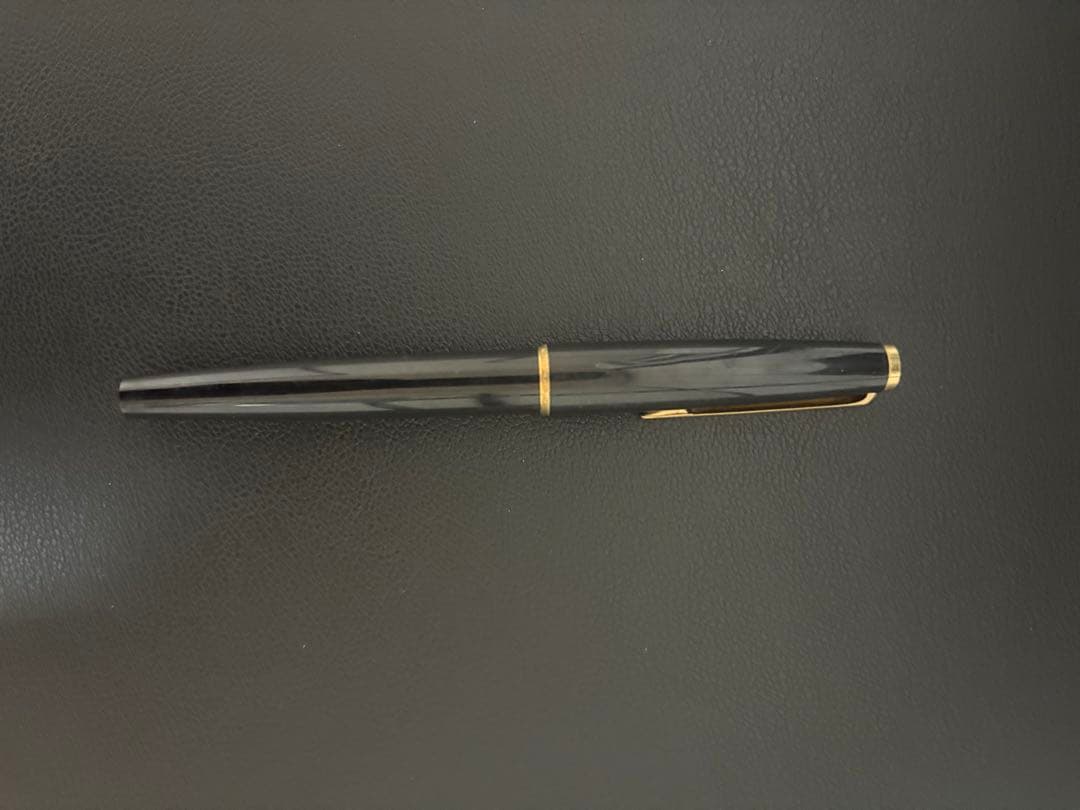 Montblanc 黒い万年筆