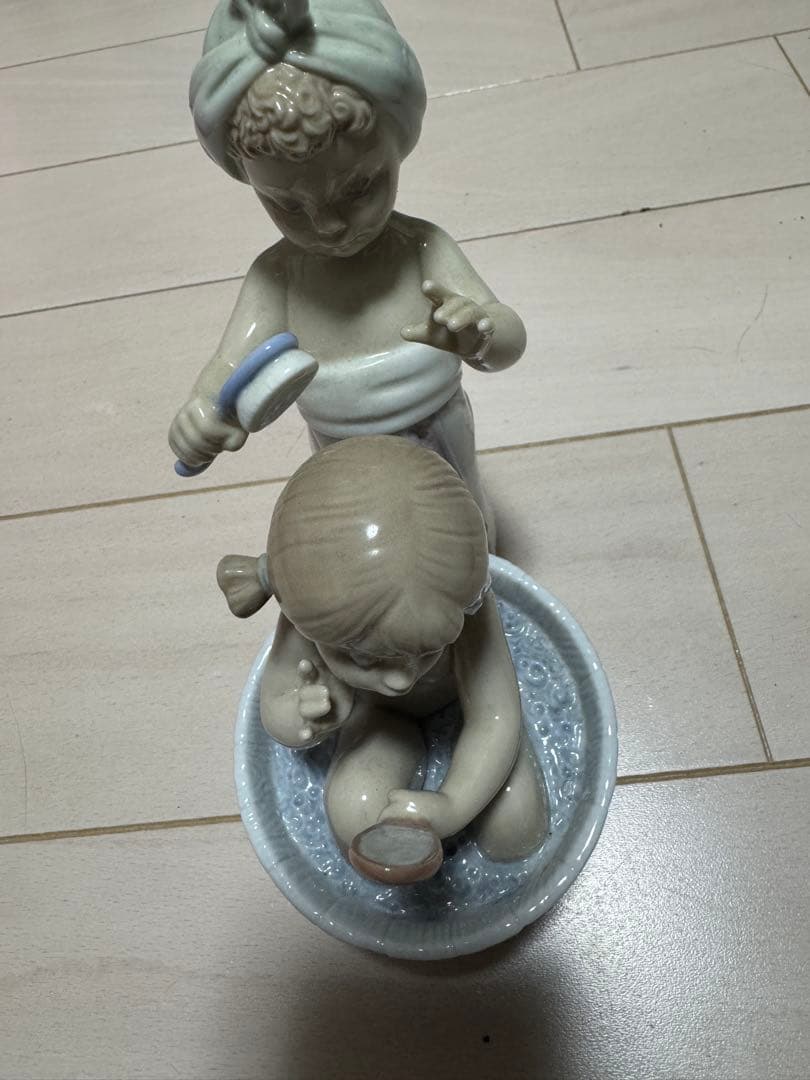 Lladro 子供のバスタイム像 陶器