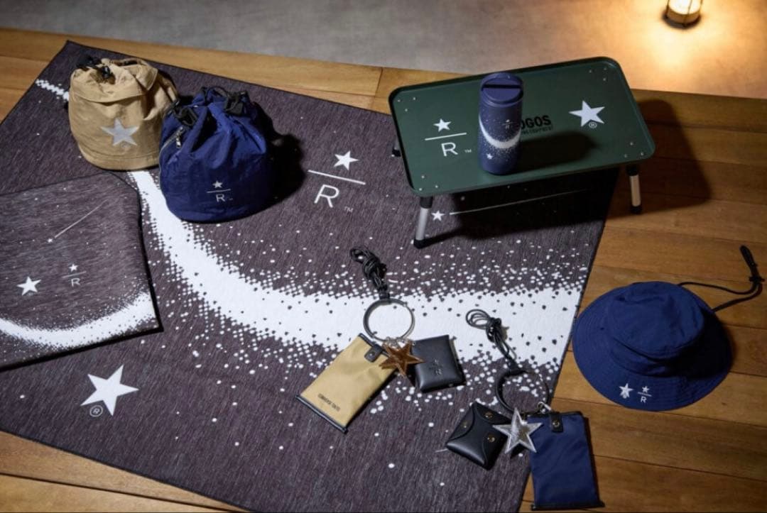 スターバックス コンバース ロゴス ロースタリー東京 アウトドアローテーブル