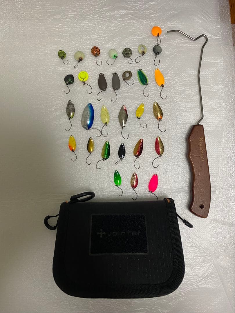 エリアトラウト用ルアー17個、スプーンルアー30個セット + ケース
