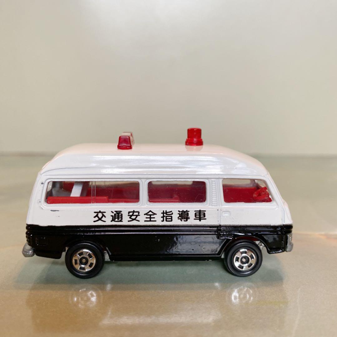 トミカNO.3ニッサンキャラバンハイルーフバン交通安全指導車(G-132)日本製