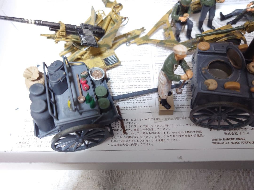 仮出品1/35タミヤイタレリドイツ軍東部戦線戦車12両+兵士+炊飯セット　完成品