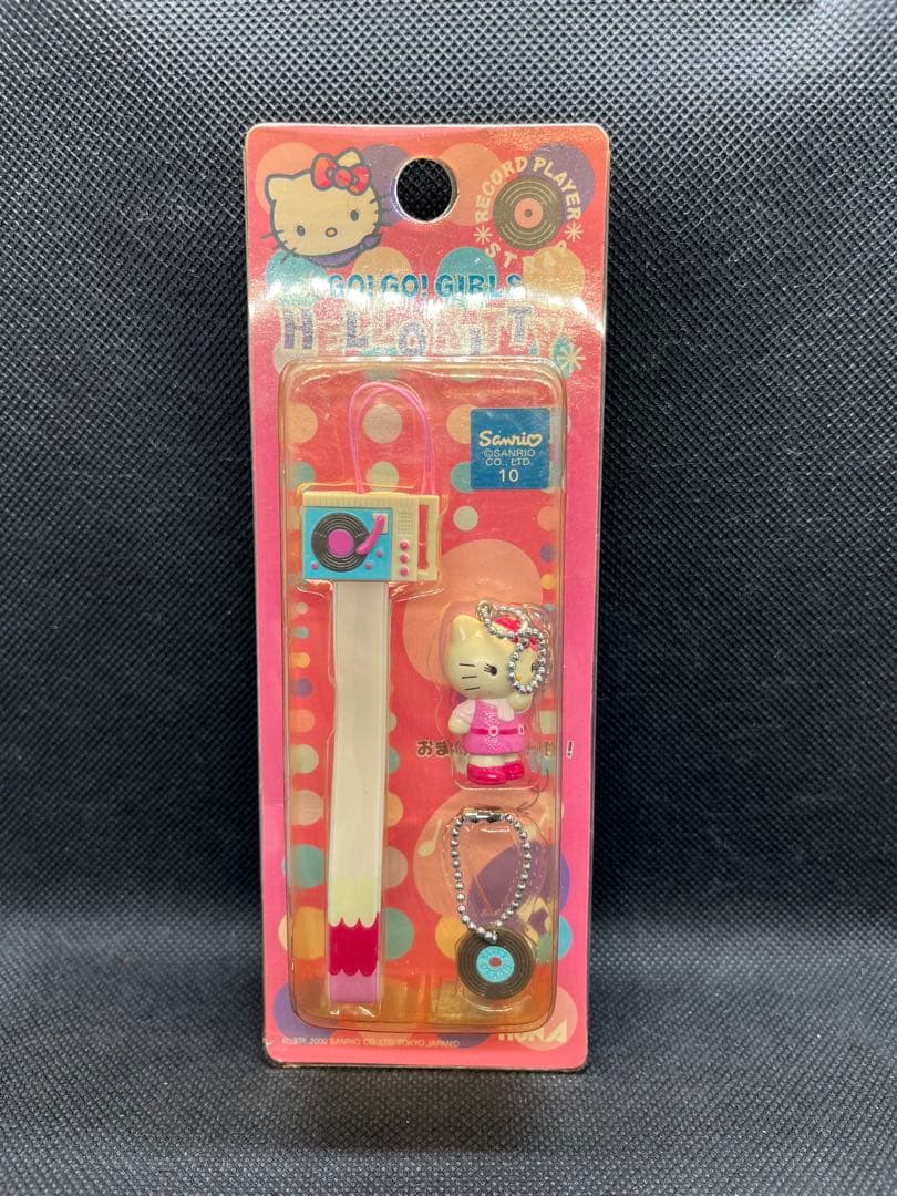 【新品未開封】GO!GO！GIRLSハローキティ　レコードプレーヤーストラップ