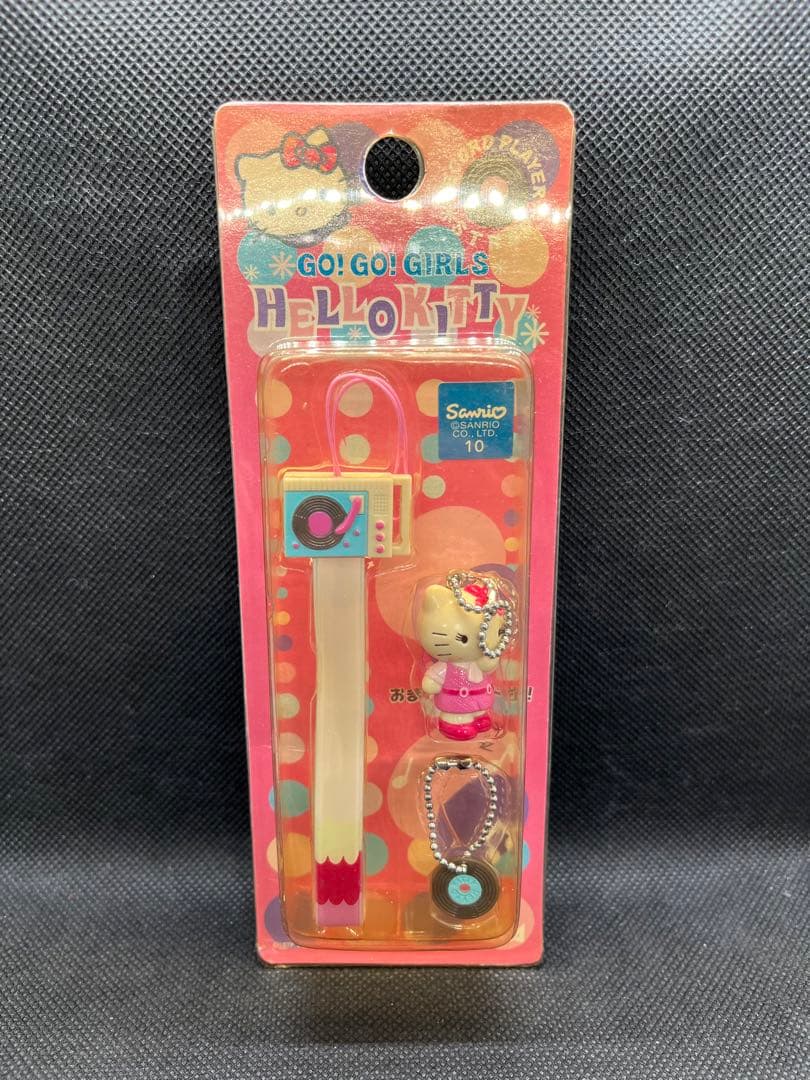 【新品未開封】GO!GO！GIRLSハローキティ　レコードプレーヤーストラップ