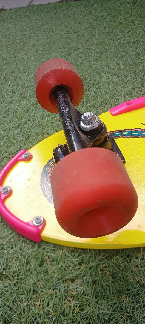 EXECUTIONER スケートボード イエロー/ピンク