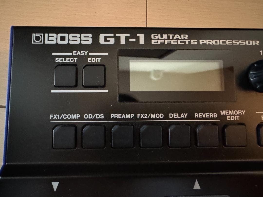 BOSS GT-1 ギターエフェクター（アダプターなし）