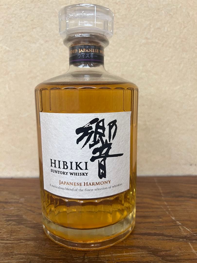 SUNTORY　響　ジャパニーズハーモニー　700ml 1