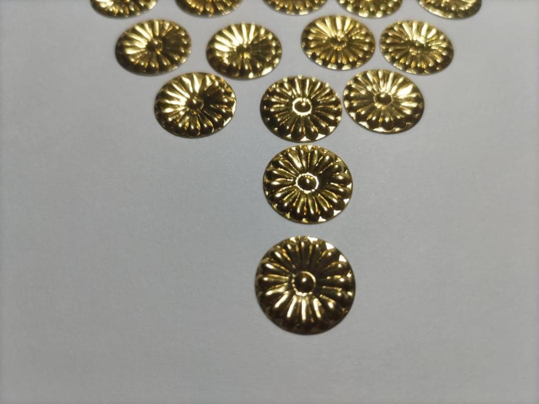 特別！★☆直径15ｍｍ【菊紋金具】５分 x 100枚　神輿、神殿、真鍮金具