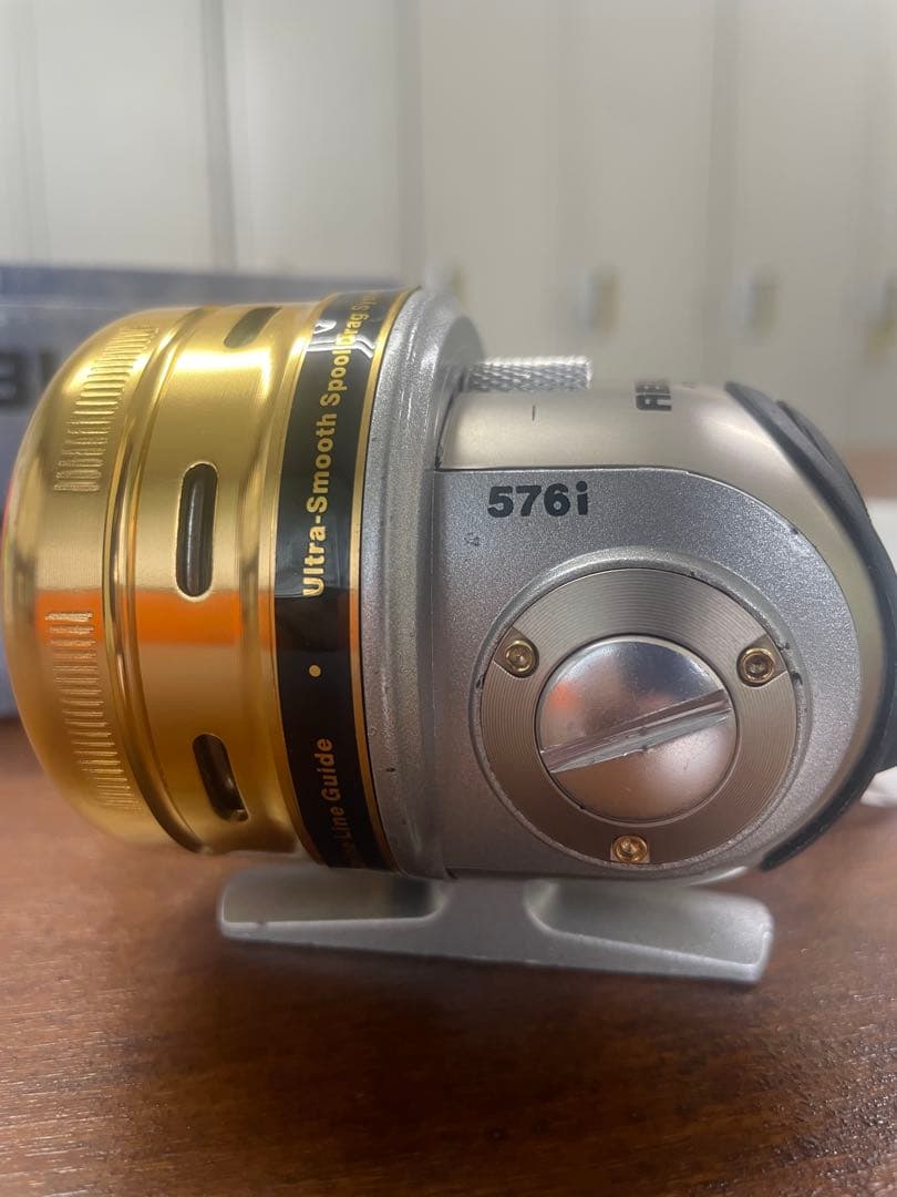 Abu Garcia 576i リール ゴールド/シルバー