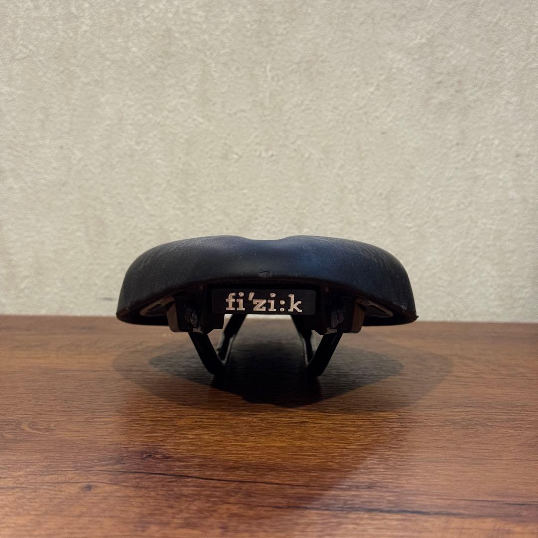 Fizi:k フィジーク　TTサドル　mistica