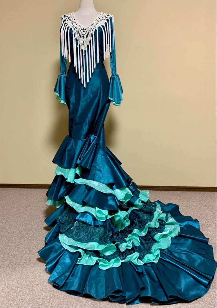 フラメンコ衣装　バタデコーラ ブルーグリーン✖️ターコイズブルー