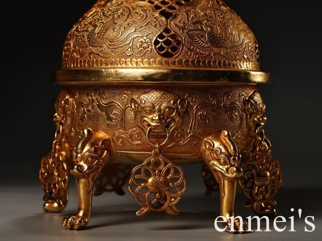 中国古美術・旧蔵五足獣環耳 龍紋線香塔 帝王香炉・純銅製・鏨刻鎏金・茶道・文房具