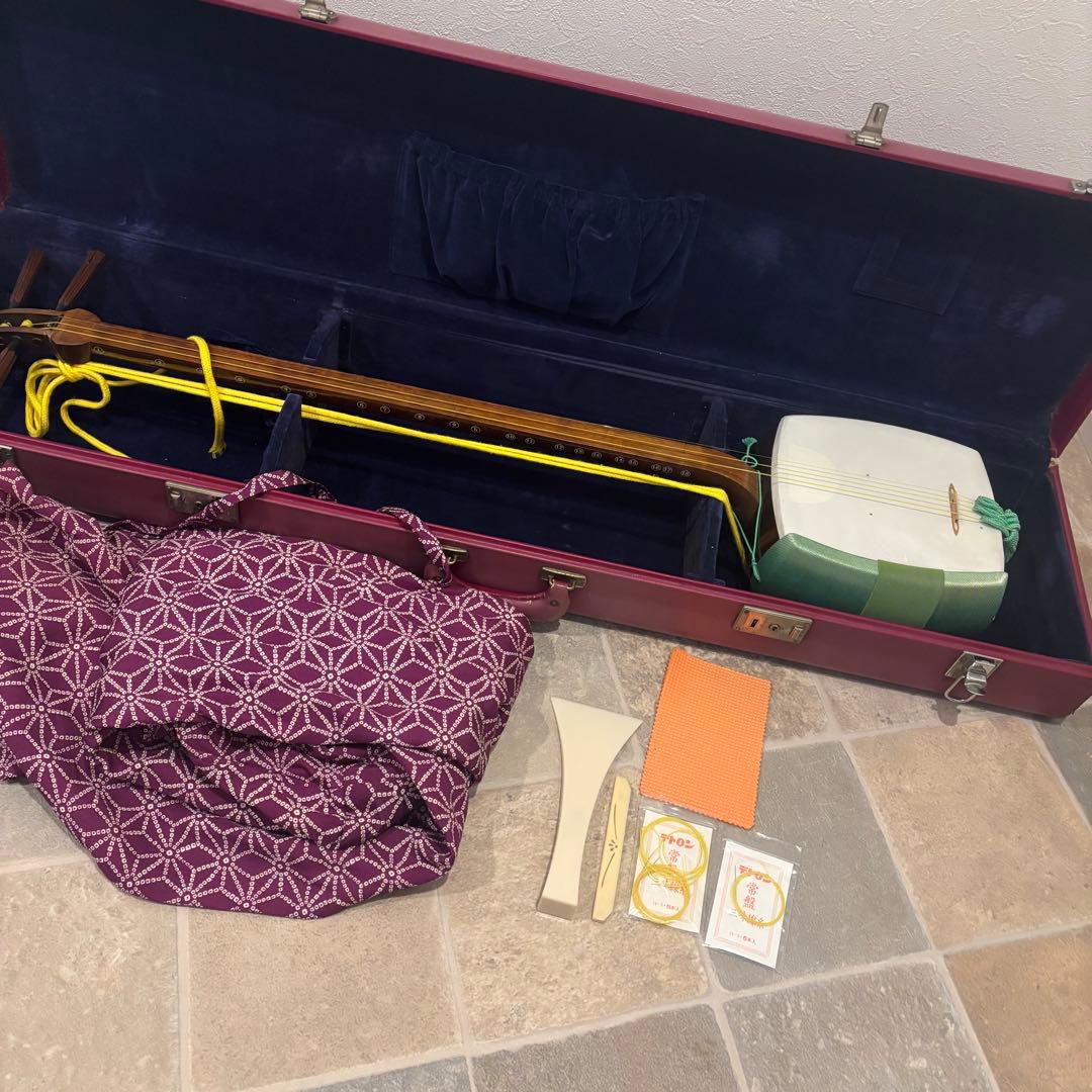 三味線本体 白/緑 ケース付き