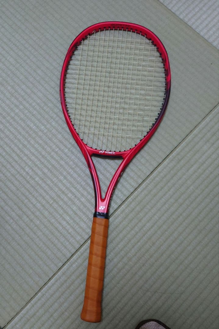 YONEX VCORE 100 +　テニスラケット