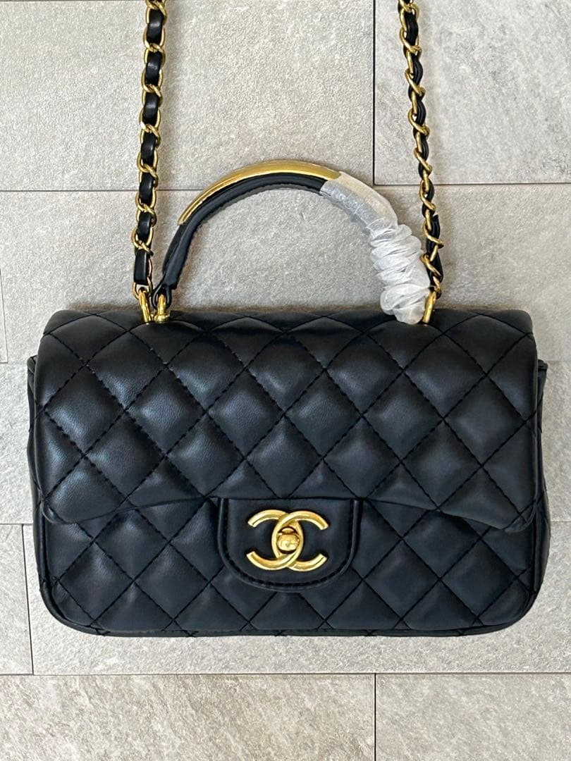 リリ CHANEL ショルダーバッグ ゴールドプレート ノベルティ