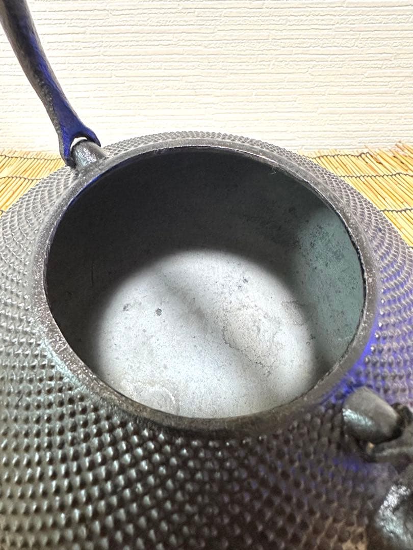 未使用品　南部照光堂造　鍛治打鉉　１０型アラレ　南部鉄瓶　ななここ様　売約済み