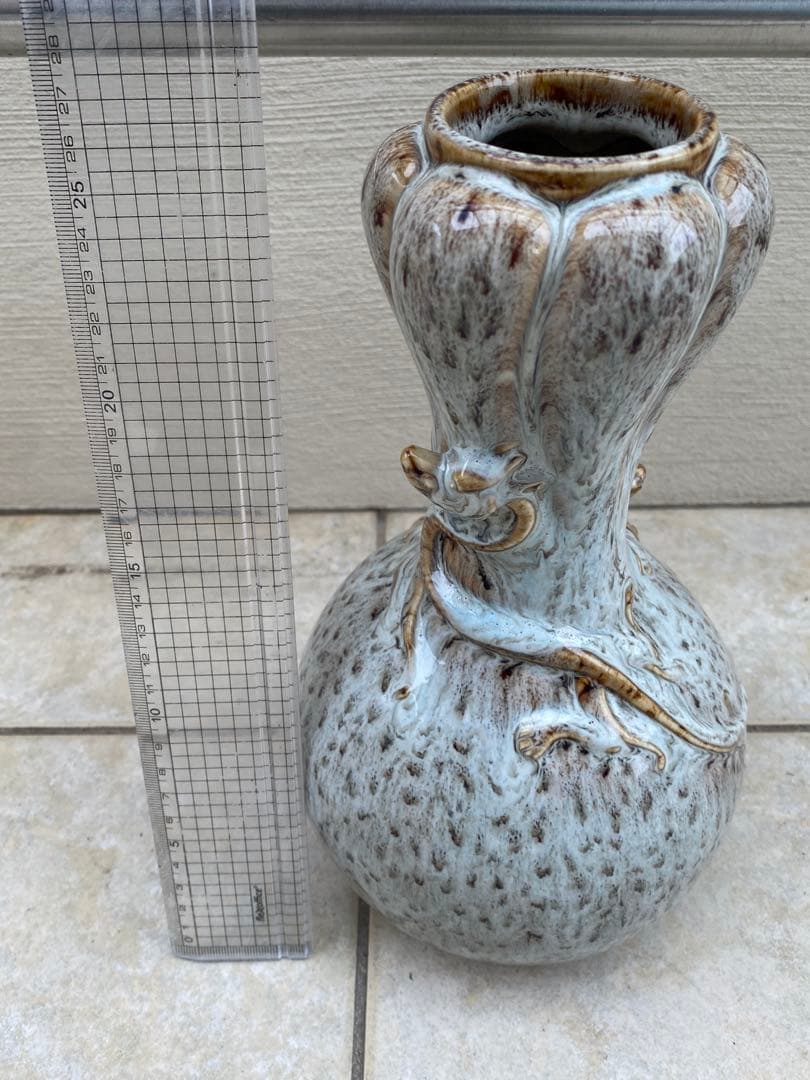 中国美術 時代 花瓶 青磁 竜紋の彫刻付き