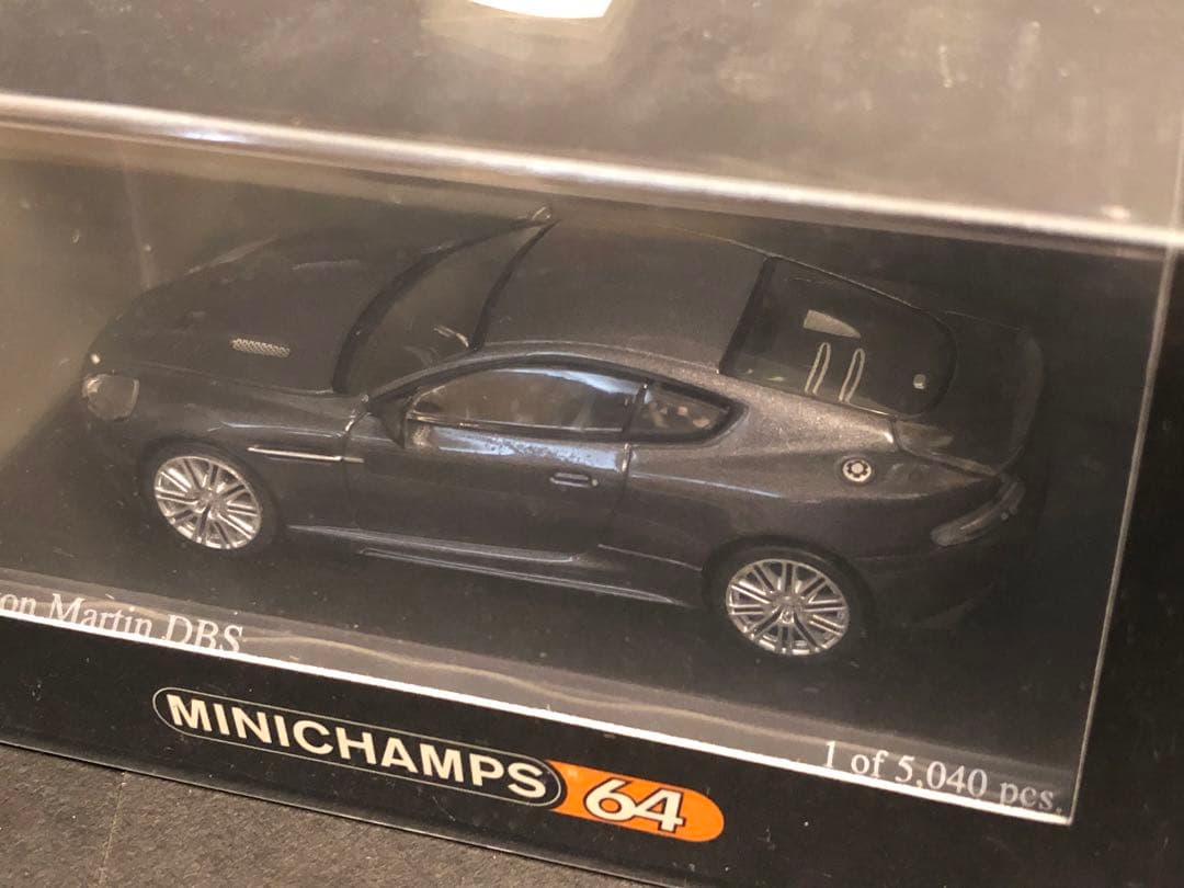 ミニチャンプス 1/64 アストンマーティン DBS 2006 カジノロワイヤル