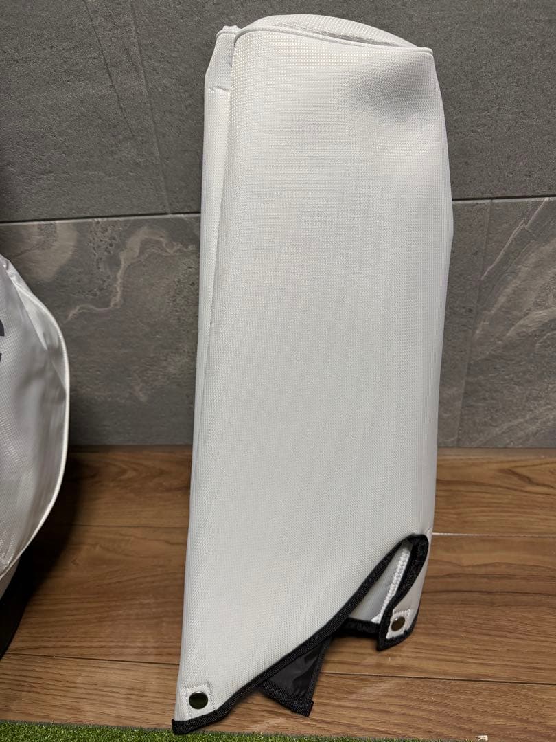 【新品、未使用品】テーラーメイド　プロ スタンドキャディバッグ　アイアンカバー付