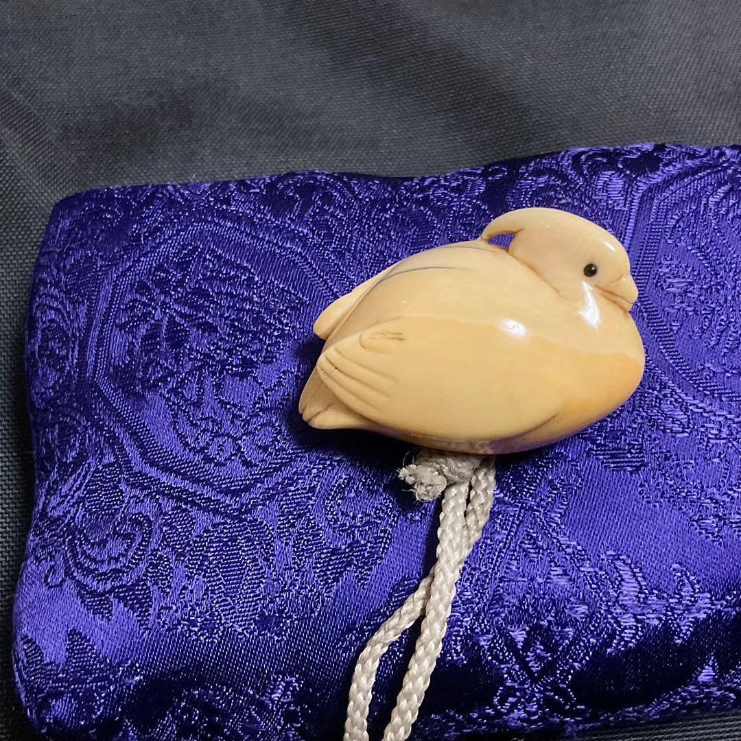 花鳥蒔絵印籠・牙刻鳥根付・箱・座布団付