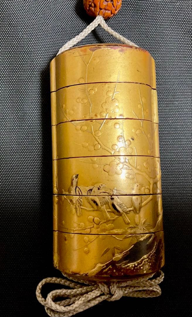 花鳥蒔絵印籠・牙刻鳥根付・箱・座布団付