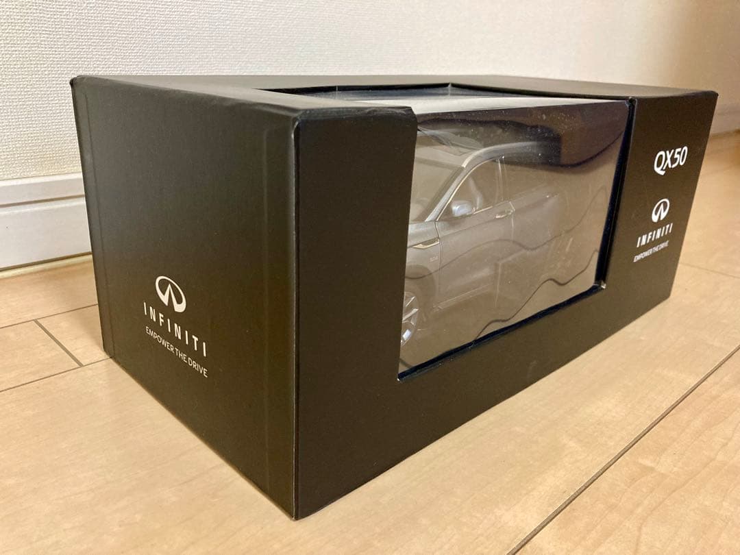 1:18 インフィニティ INFINITY QX50 シルバー　日本非売品