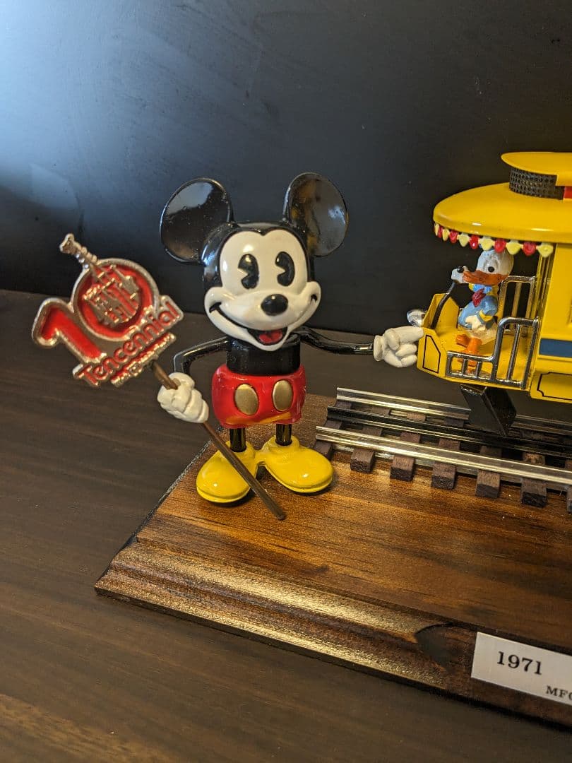 ディズニー ミッキー 電車フィギュア 10周年記念モデル