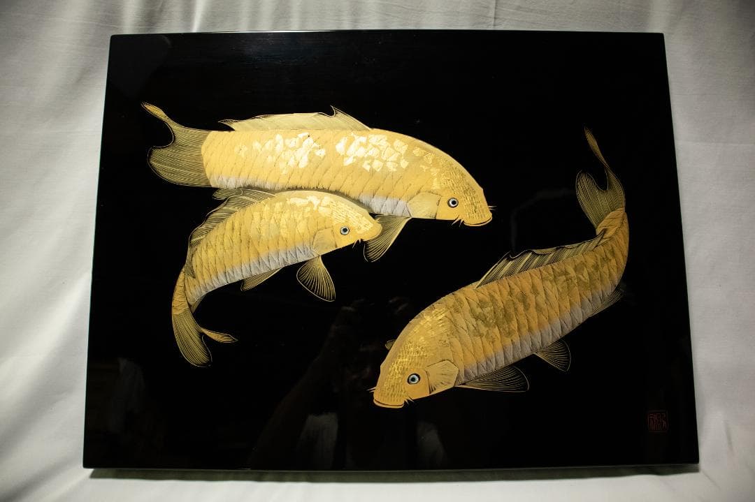 大きな鯉の漆し絵
