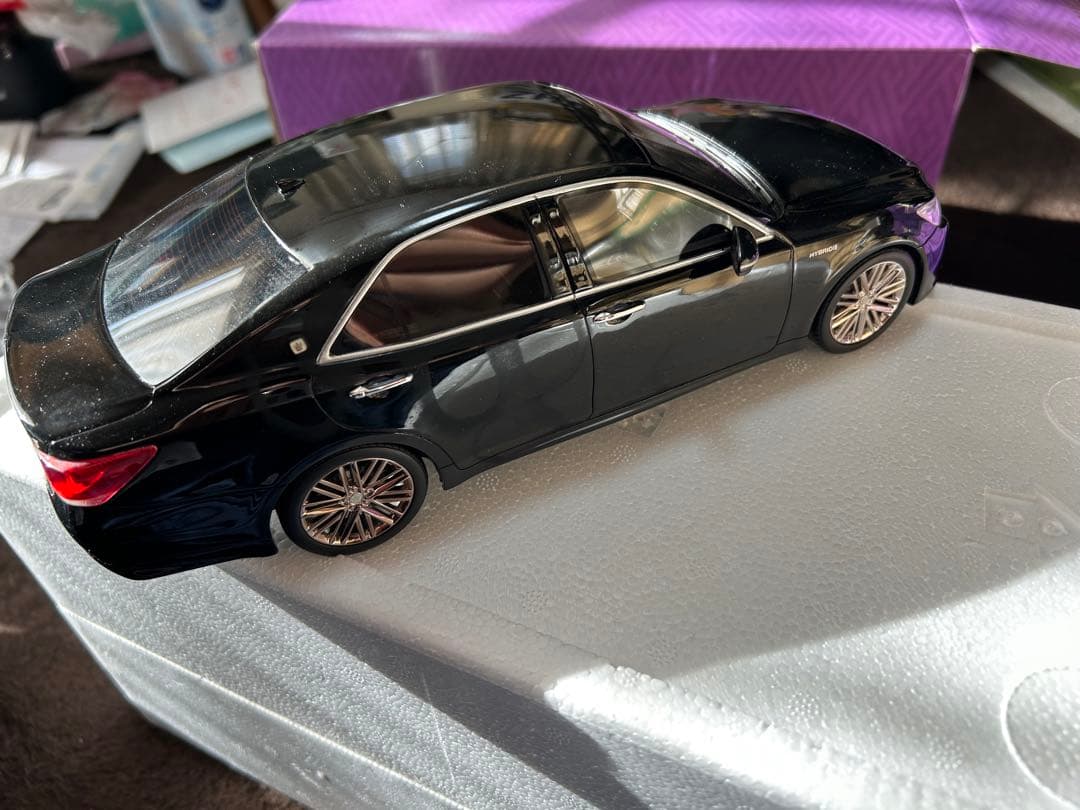 KYOSHO samurai クラウンアスリート G ハイブリッド 1/18×2