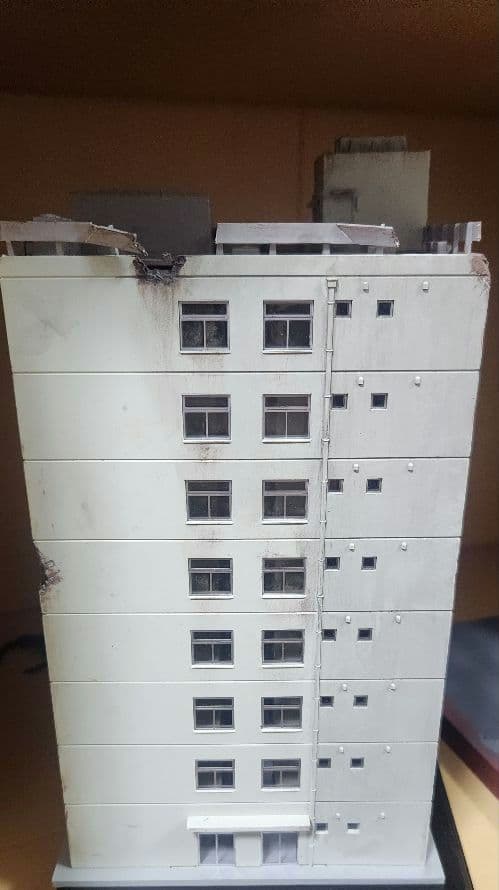 ジオラマ ビル 廃墟カスタム品
