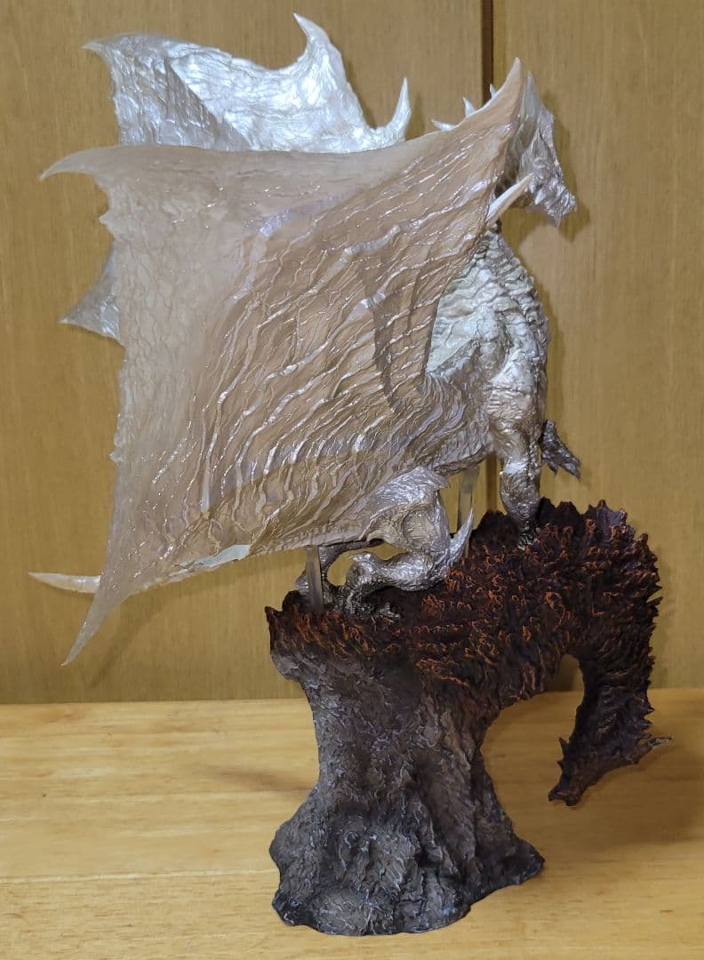 クシャルダオラ（脱皮） フィギュア モンスターハンター クリエイターズモデル