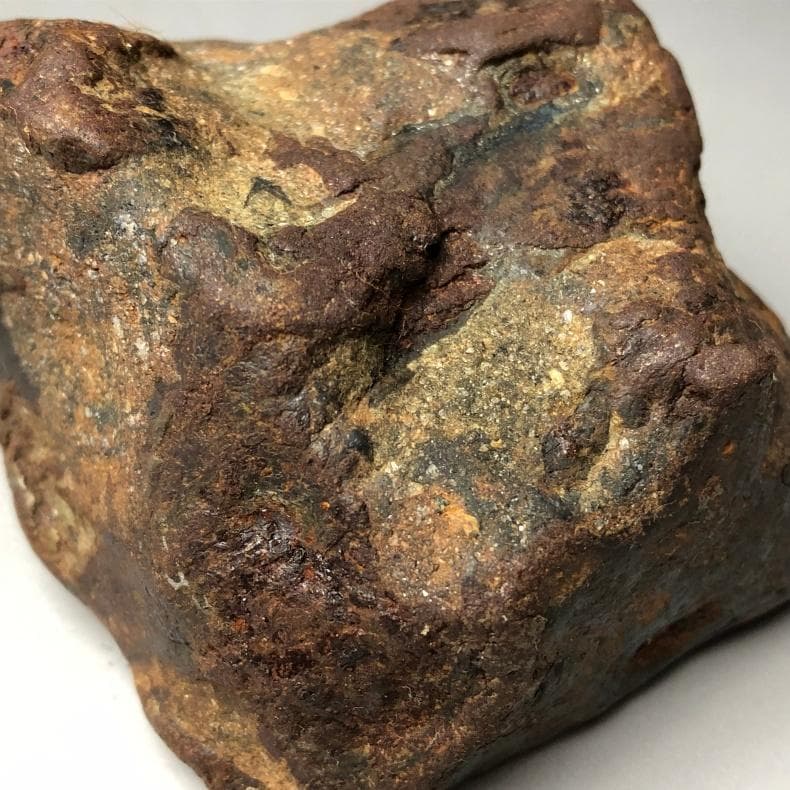 隕石 鉄隕石　アルタイ隕石　原皮付き　ナチュラル　原石　重さ約662ｇ