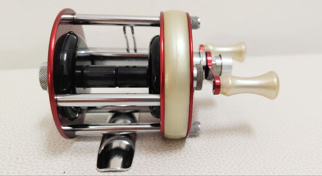 Ambassadeur 1750 A ベイトリール