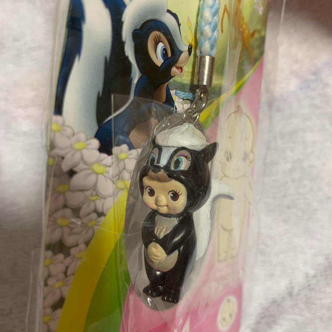 キュージョン　ディズニー　バンビ　ミス・バニー　トンスケ　フラワー　根付け