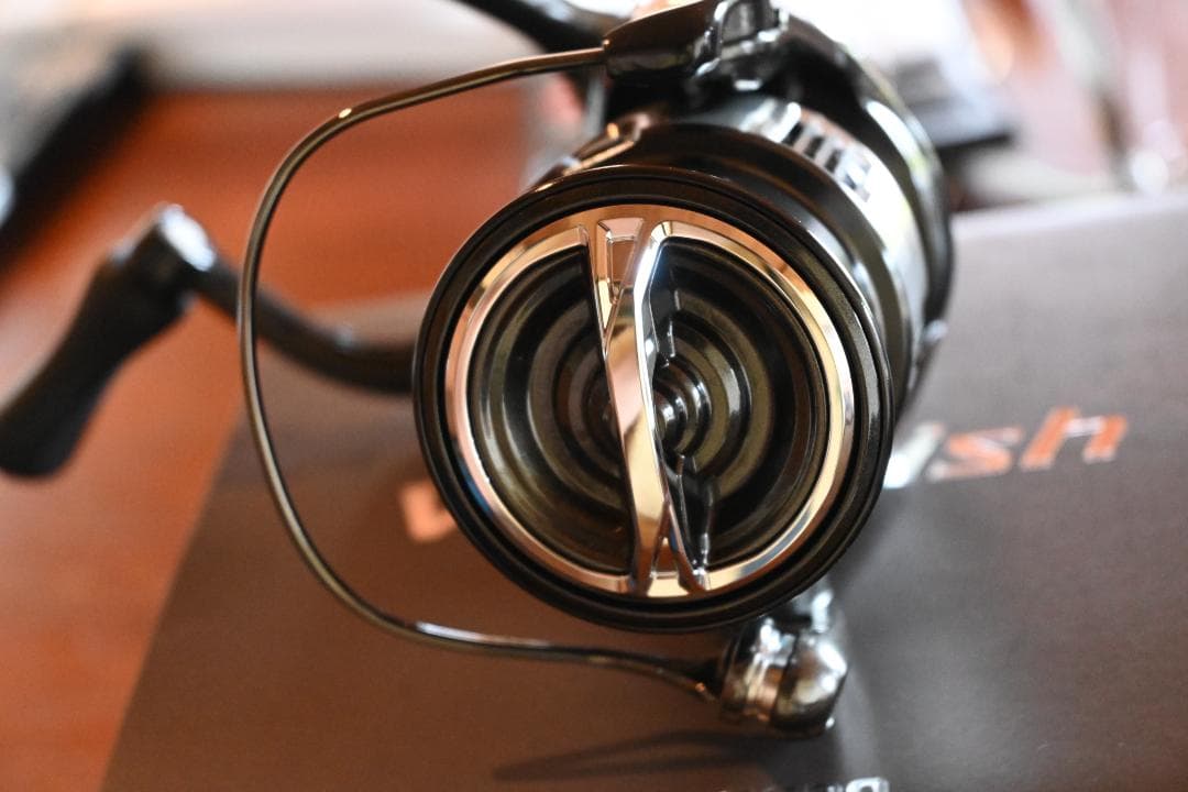 美品 23 ヴァンキッシュ 2500s シマノ リール