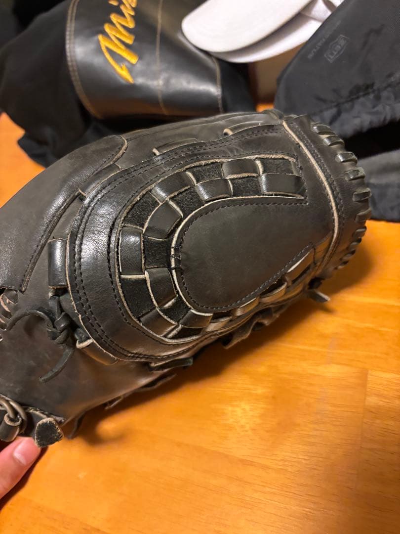 アシックス　ゴールドステージ硬式投手用グローブ