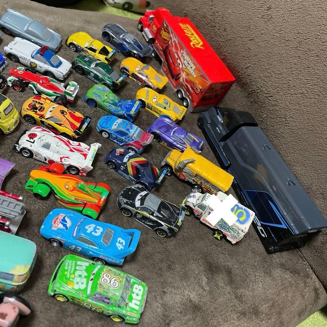 カーズ　トミカ　トレーラー2台含む36台