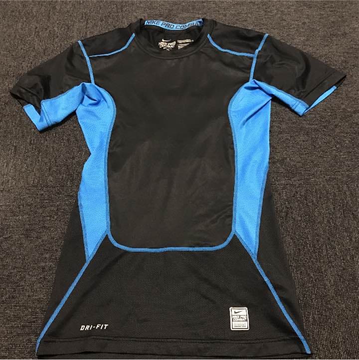 ナイキ インナーシャツ