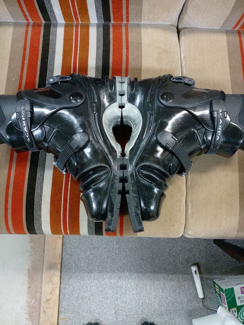 SCARPAt4テレマーク ブーツ