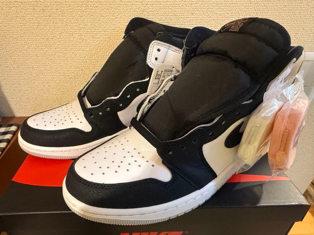 NIKE AIR JORDAN 1 ブリーチドコーラル