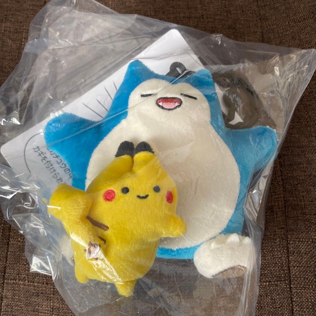ポケモン　ぬいぐるみキーケース　逃　ピカチュウ　カビゴン　キーホルダー　ミスド付